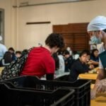 Se hunde la clase media cordobesa y a fin de año 330 mil chicos comerán en las escuelas